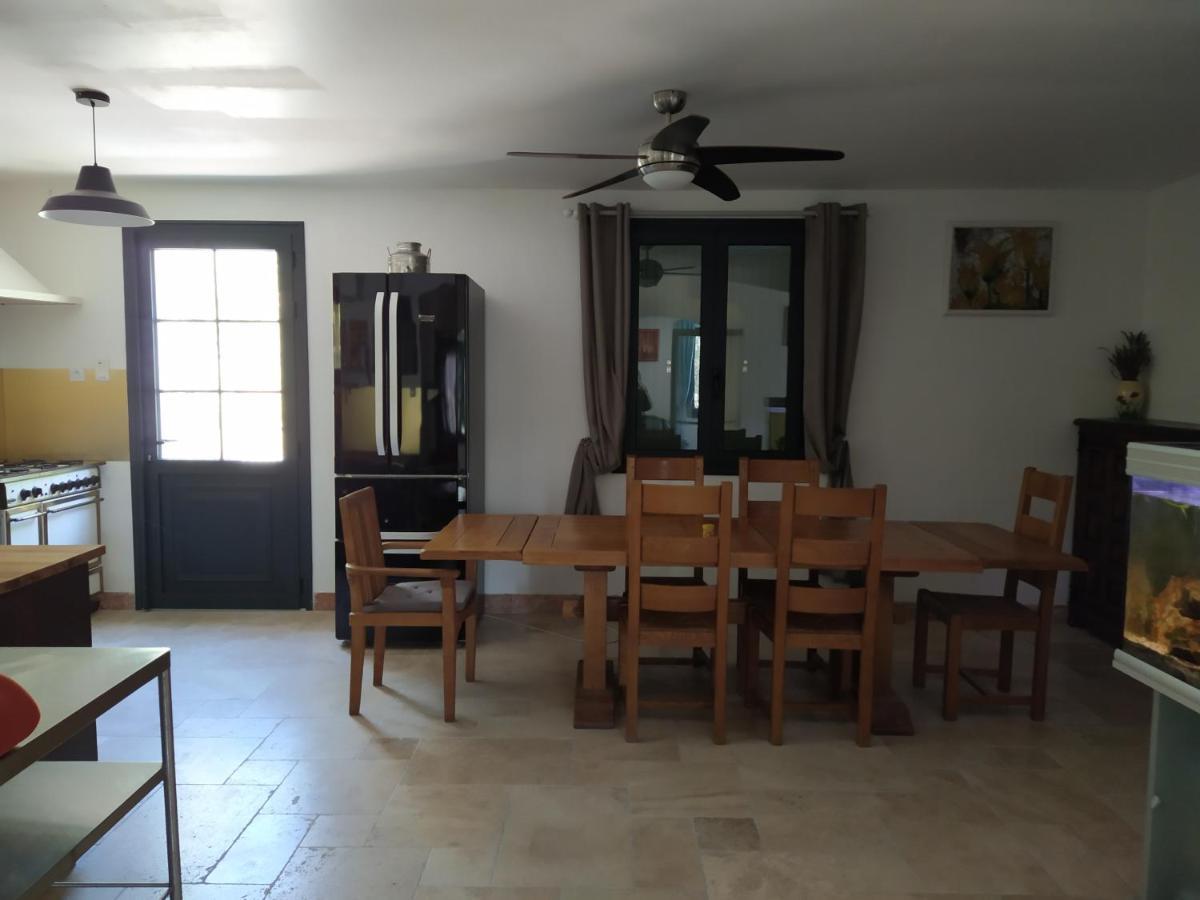 Grand Appartement En Face Du Village Moustiers-Sainte-Marie Exterior photo